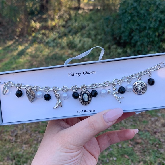 Funky charm bracelet - Picture 2 of 5